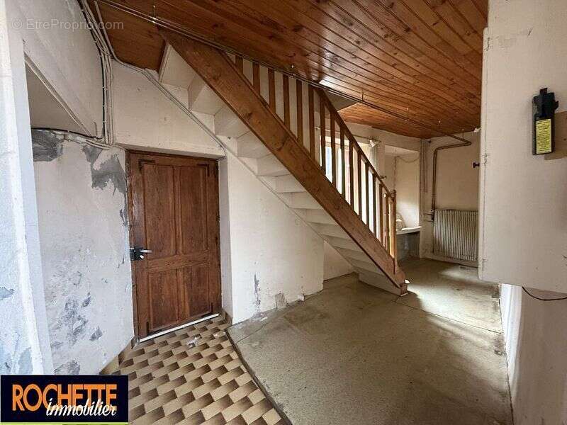 Maison à SAINTE-COLOMBE-SUR-GAND