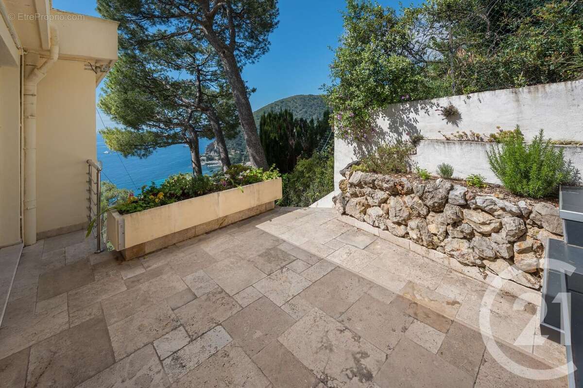 Appartement à EZE
