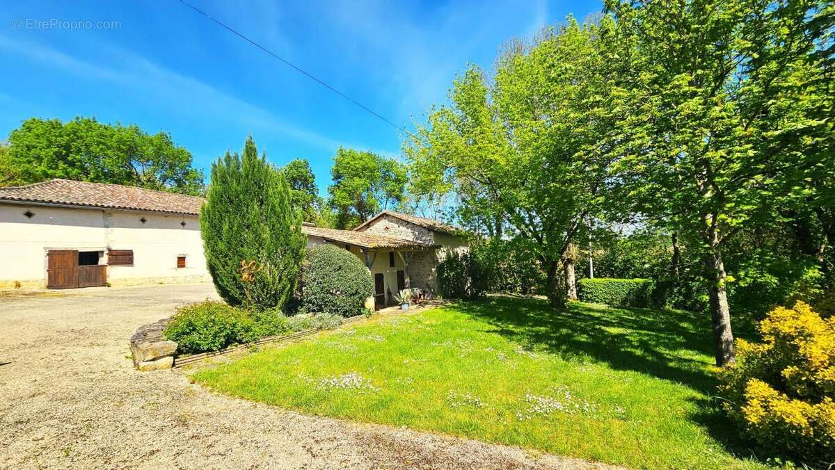 Maison à LAPENCHE