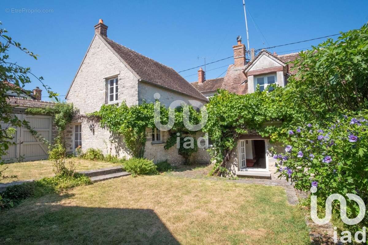 Maison 190 m² à Grez-Sur-Loing  - photo 2