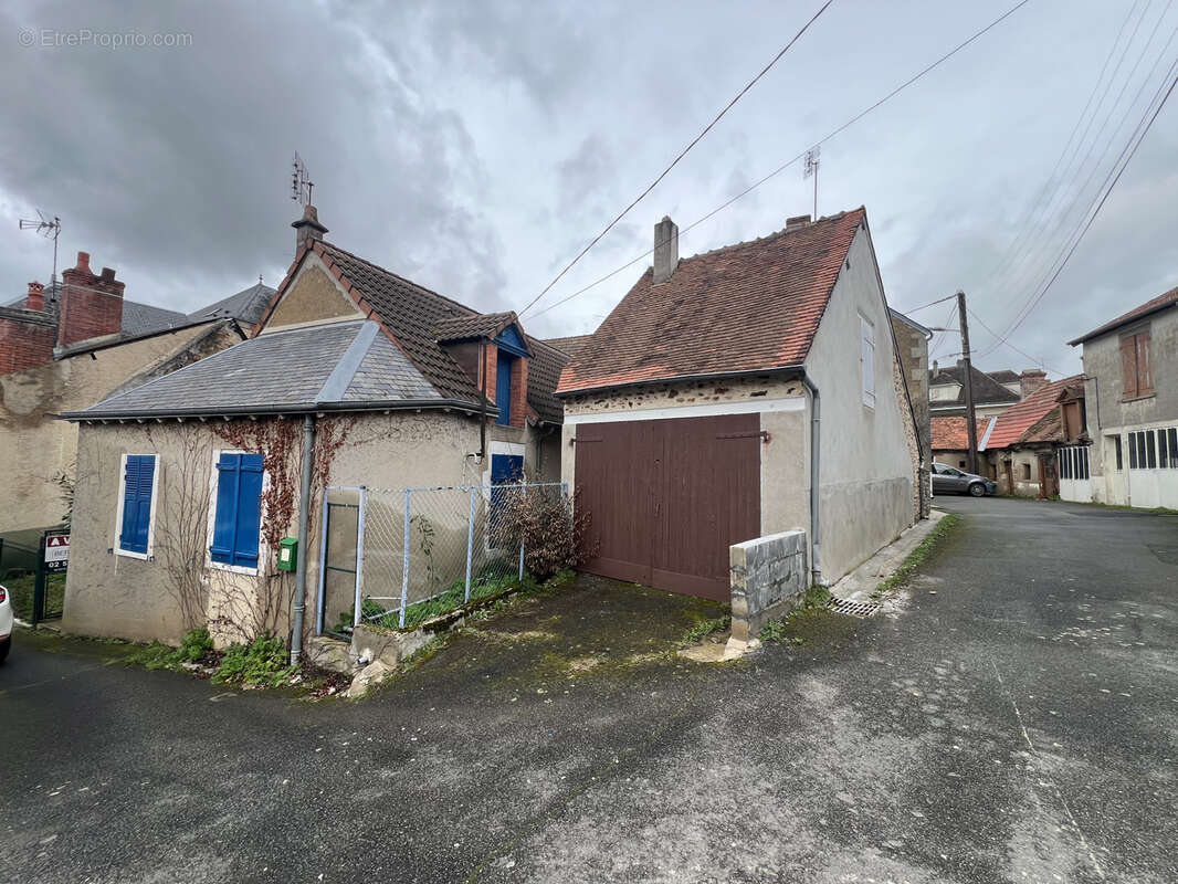 Maison à SAINTE-SEVERE-SUR-INDRE