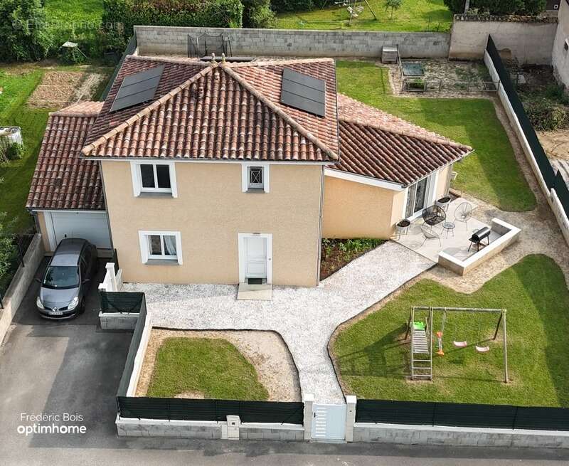 Maison à LA CHAPELLE-DE-GUINCHAY