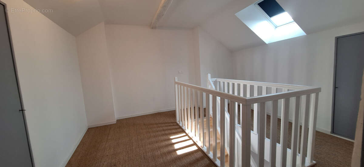 Appartement à VILLENEUVE-L'ARCHEVEQUE