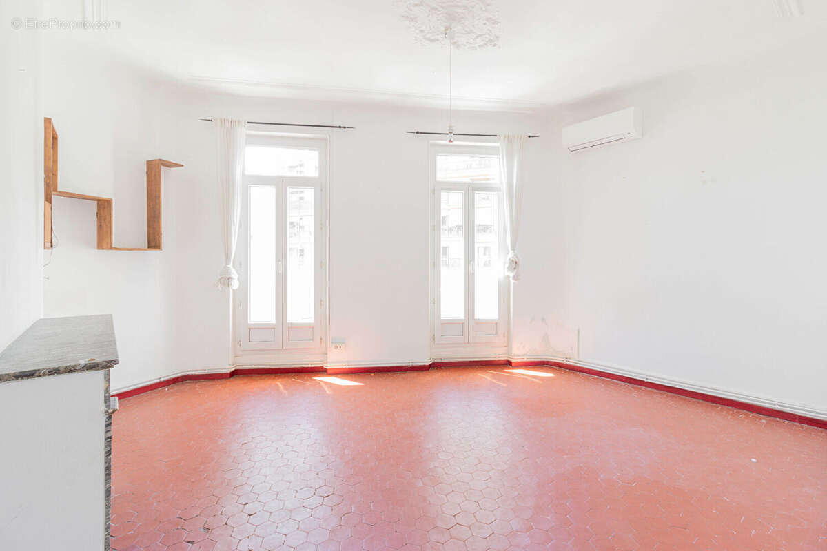 Appartement à MARSEILLE-2E