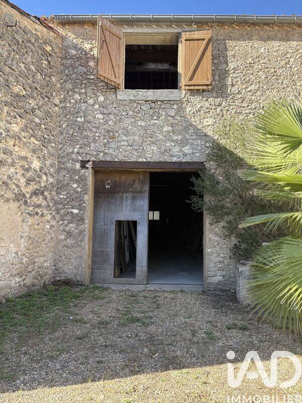 Photo 1 - Parking à MARAUSSAN