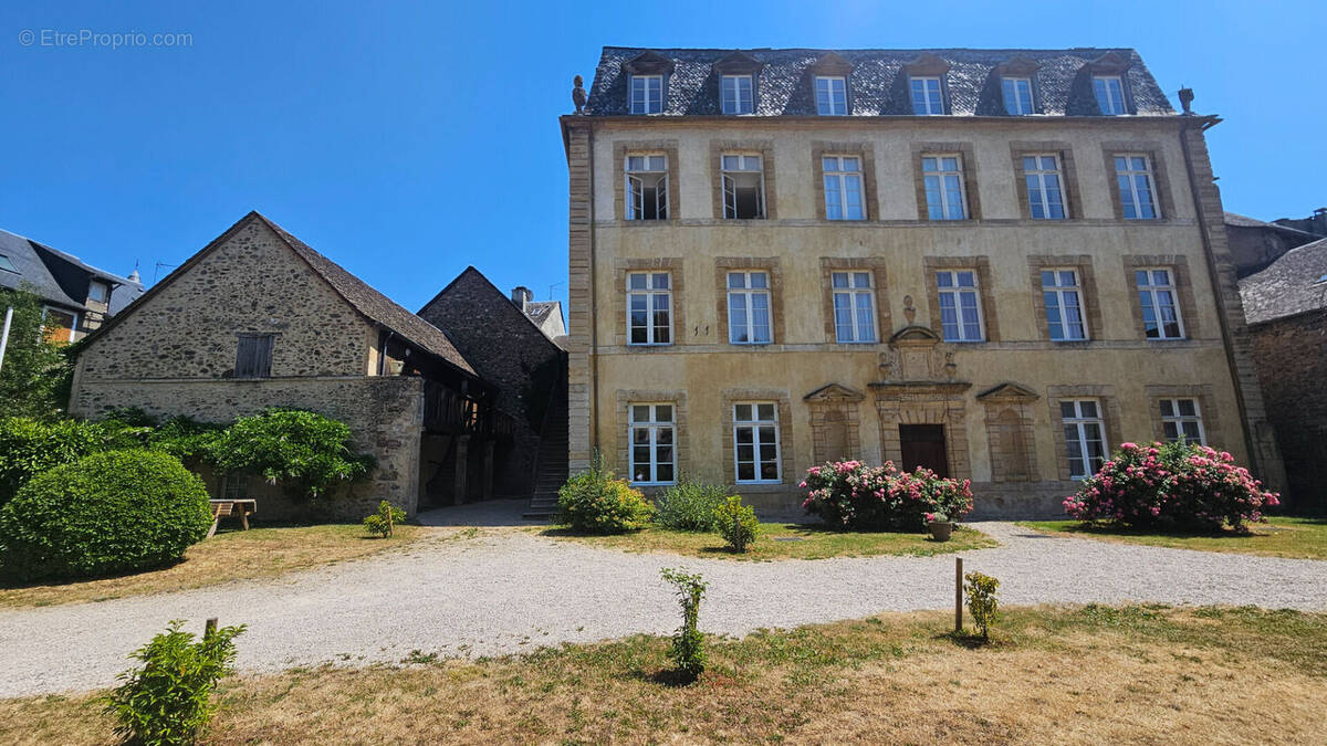 Appartement à SAINT-GENIEZ-D'OLT