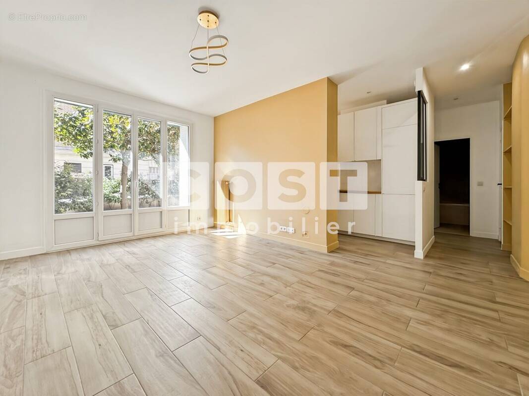 Appartement à LA GARENNE-COLOMBES