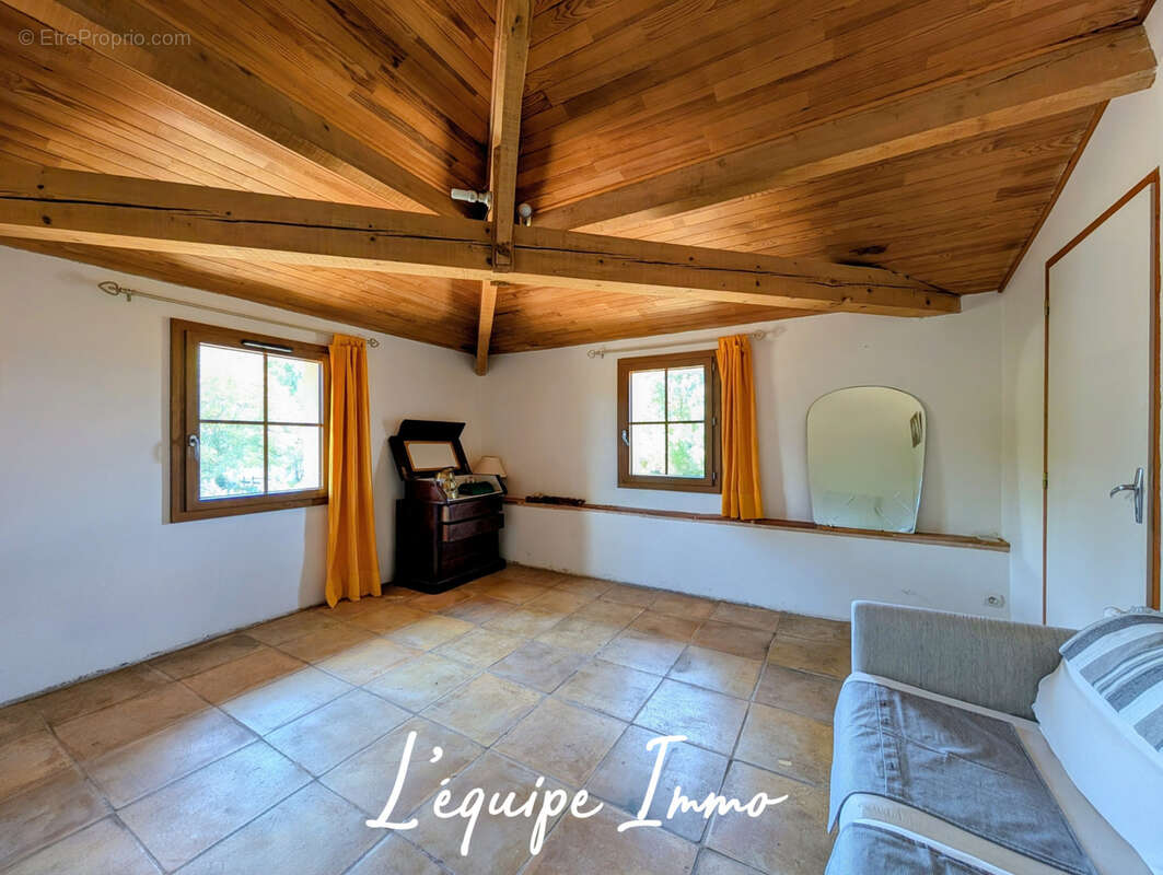 Propriété de caractère avec dépendances sur 35 hectares - photo 16