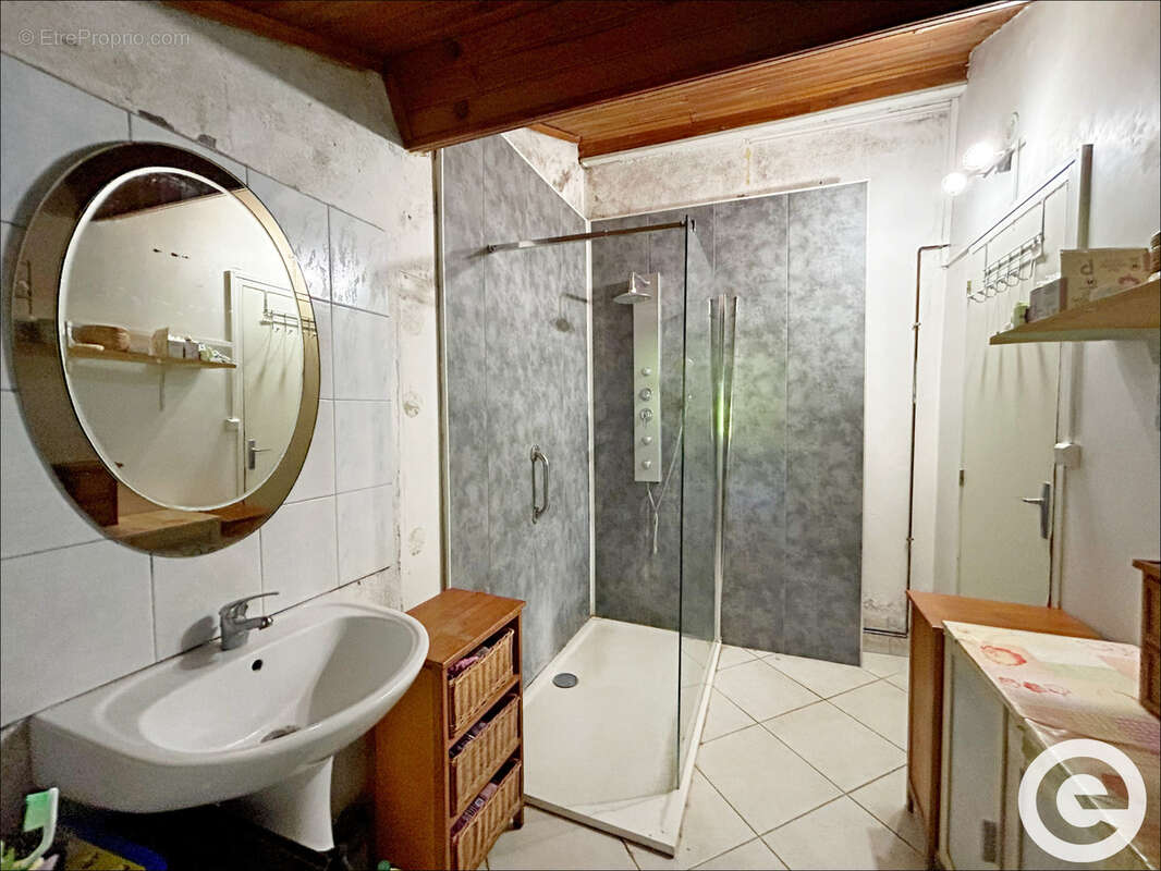Maison 2 pièces 49.56 m2   Grange et dépendance et fort pententiel d'évolution    Terrain 389 m2   VILLEMANOCH - photo 8