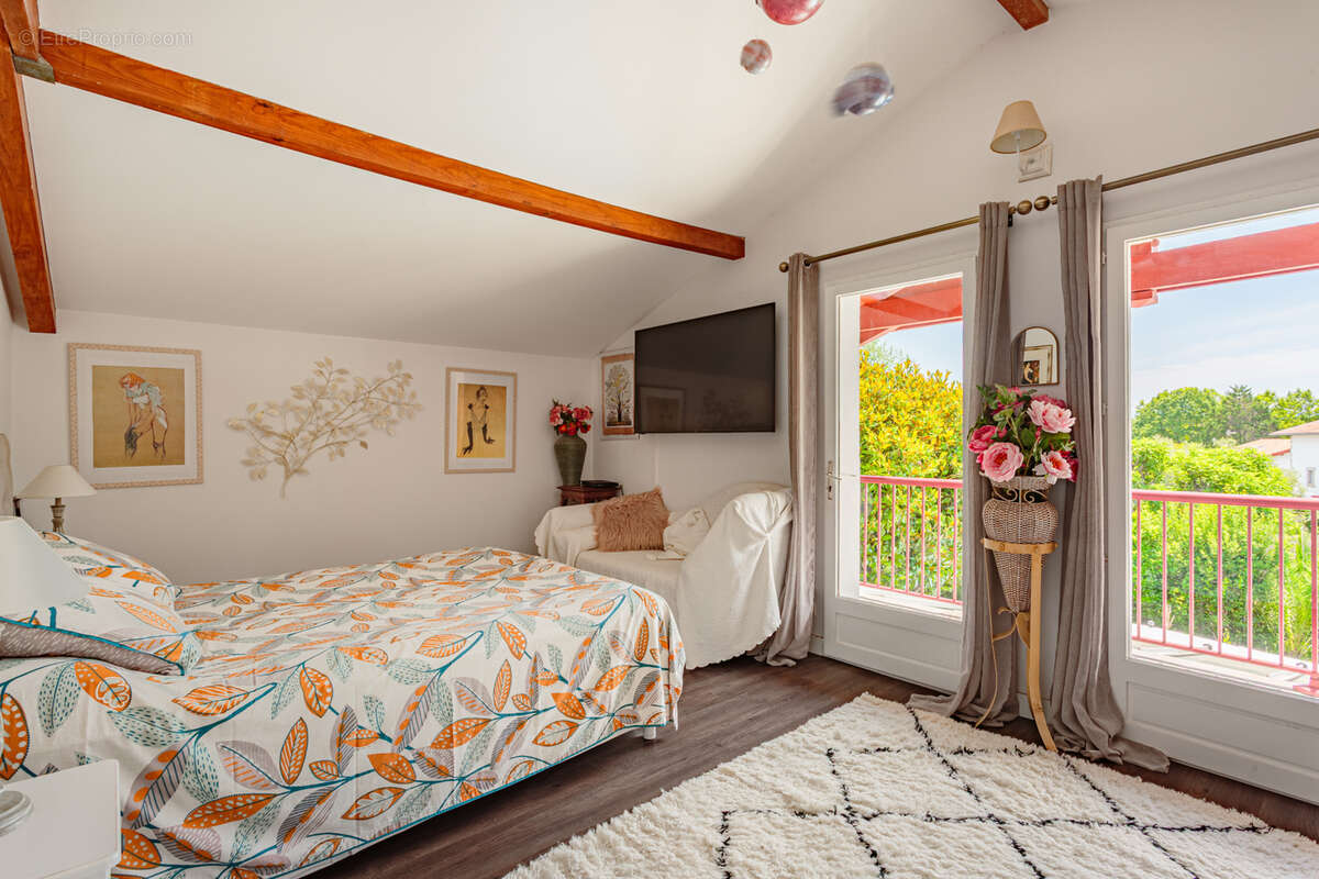 Bassussarry   Propriété familiale au calme absolu sur un parc arboré de 1 188 m2 - photo 13