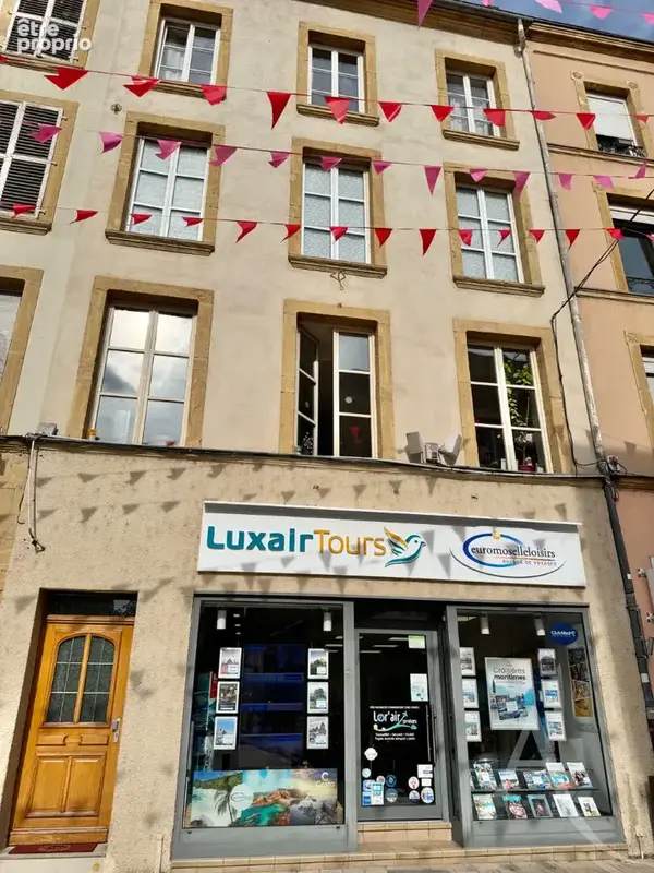 Local commercial déjà loué (rentabilité de 11%) avec annexes + caves - photo 4