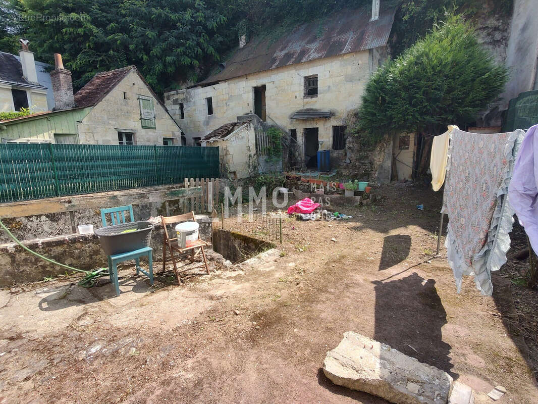 Maison à LA CHARTRE-SUR-LE-LOIR