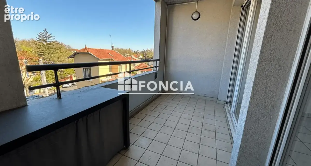 Beau T3 à Bron-Mairie situé le long du tramway T2 et T5 - photo 3