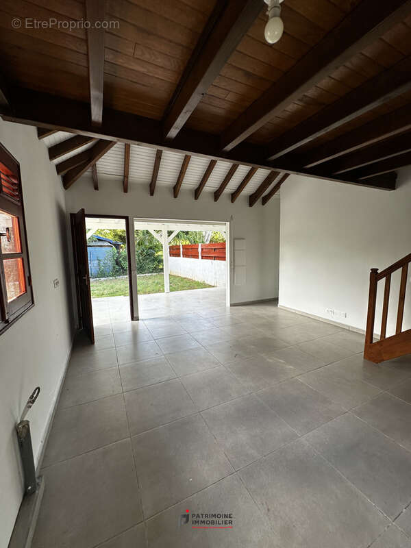 Appartement à PETIT-BOURG