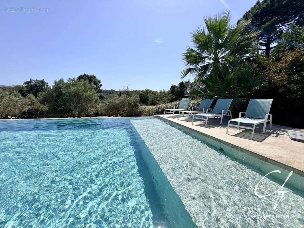 Maison à ROQUEBRUNE-SUR-ARGENS