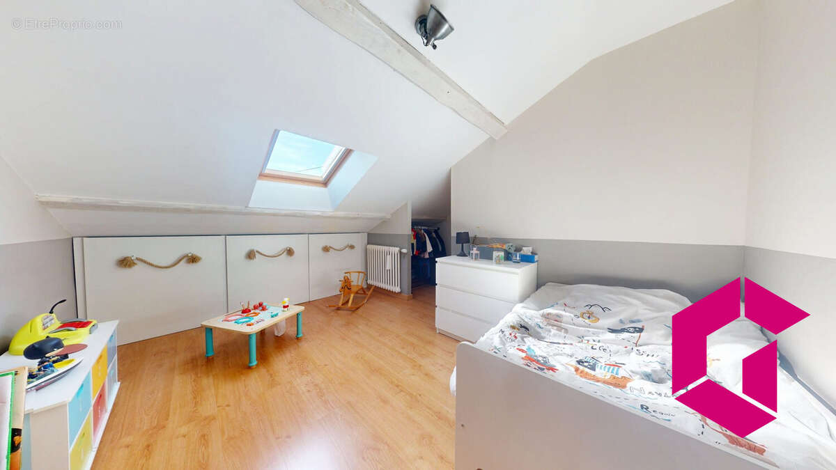 Maison à AUZAT-LA-COMBELLE