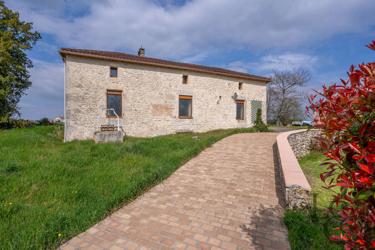 Maison à HAUTEFAGE-LA-TOUR