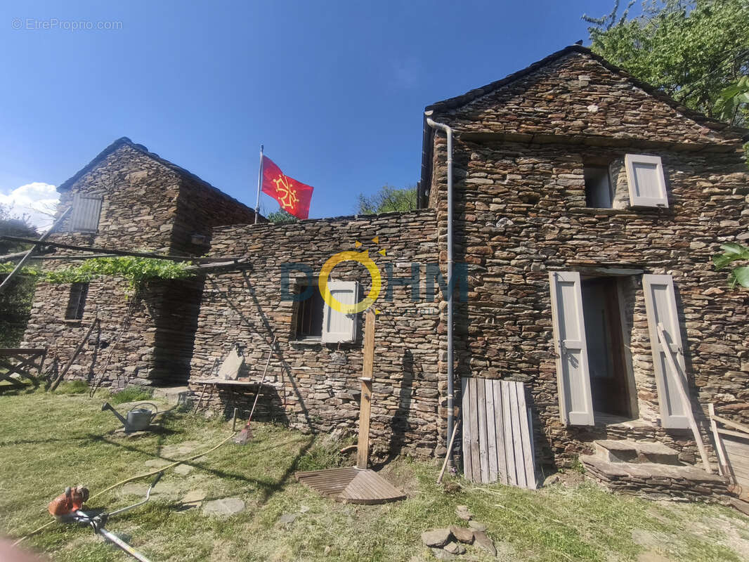 Maison à LE COLLET-DE-DEZE