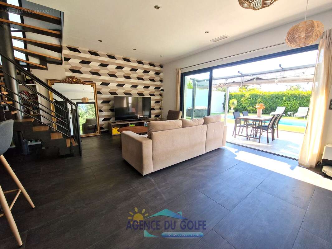 Jolie villa T 4 avec piscine - photo 3
