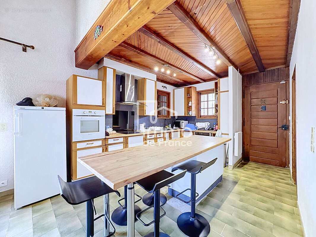 Maison  6 pièce(s) 175 m2 - photo 2