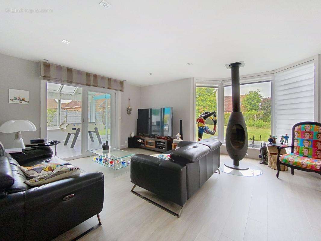 Maison à LA CHAPELLE-D'ARMENTIERES