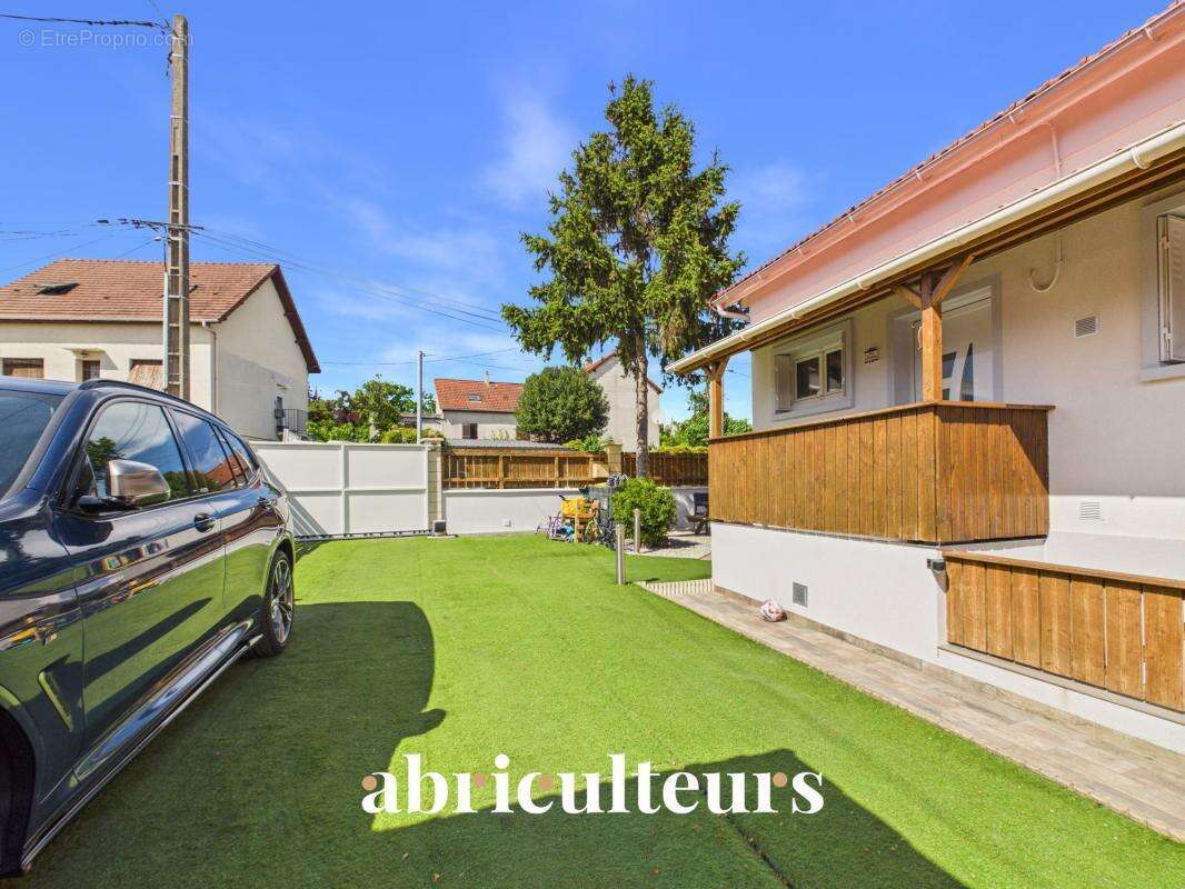 Maison avec dépendances habitables en vente à Bezons (95870) - photo 6
