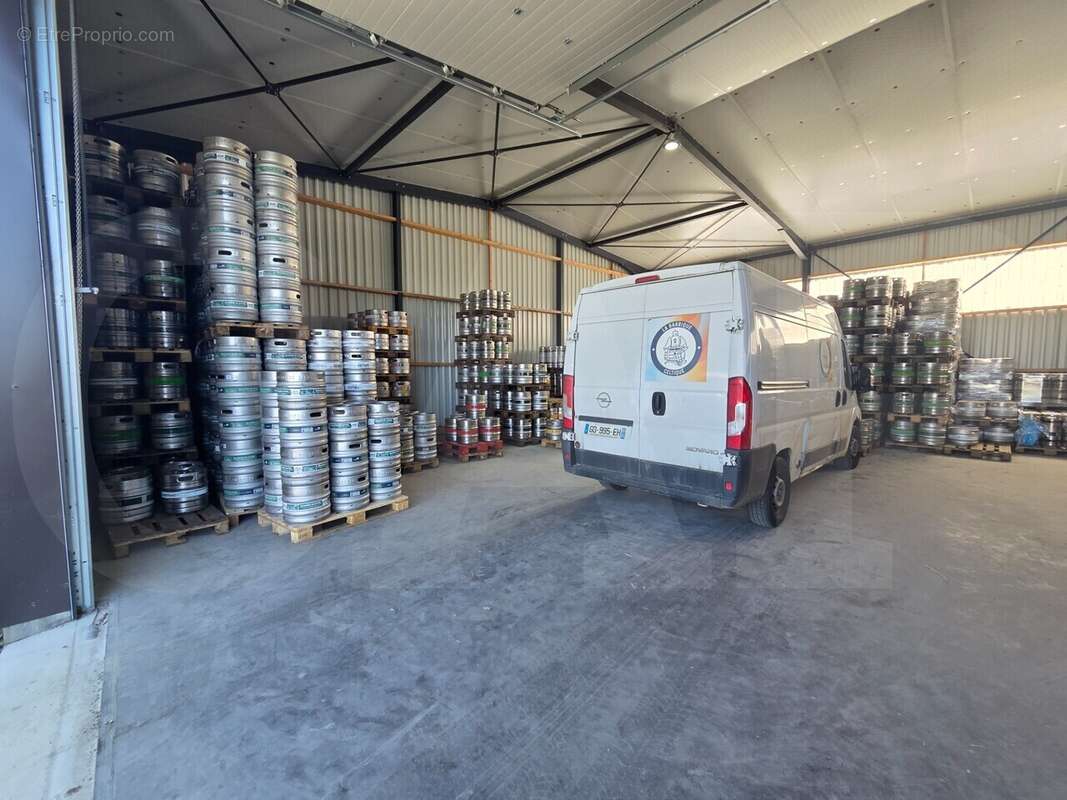 525 m² à Cavan  - photo 2