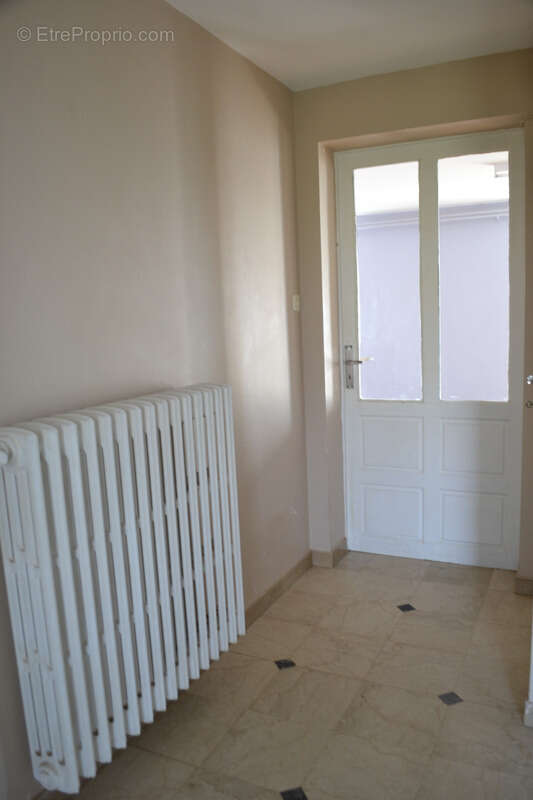 Maison à SAINT-PANTALEON-DE-LARCHE