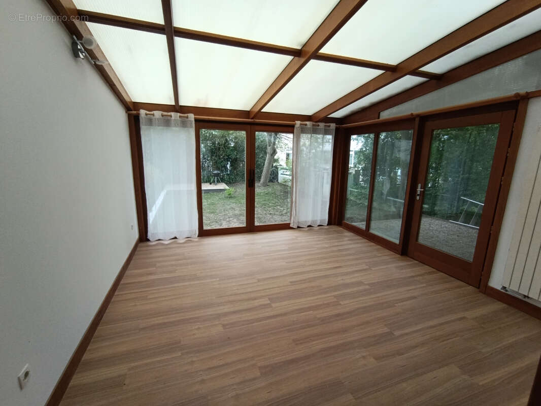 Maison à BURES-SUR-YVETTE