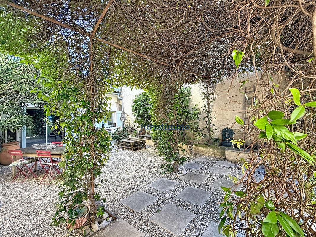 Maison à VAISON-LA-ROMAINE