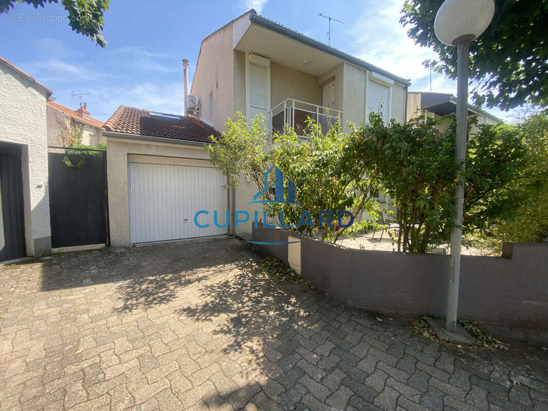 Maison T5 - 97m2 - Véranda - garage - secteur Marcombes - photo 2