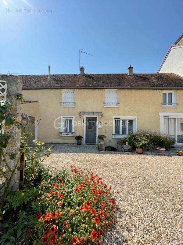 Maison à VERT-LE-PETIT