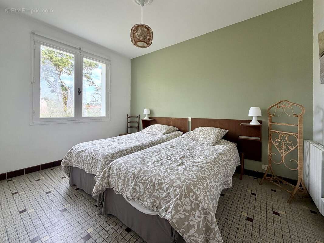Chambre 1 - Maison à SAINT-HILAIRE-DE-RIEZ
