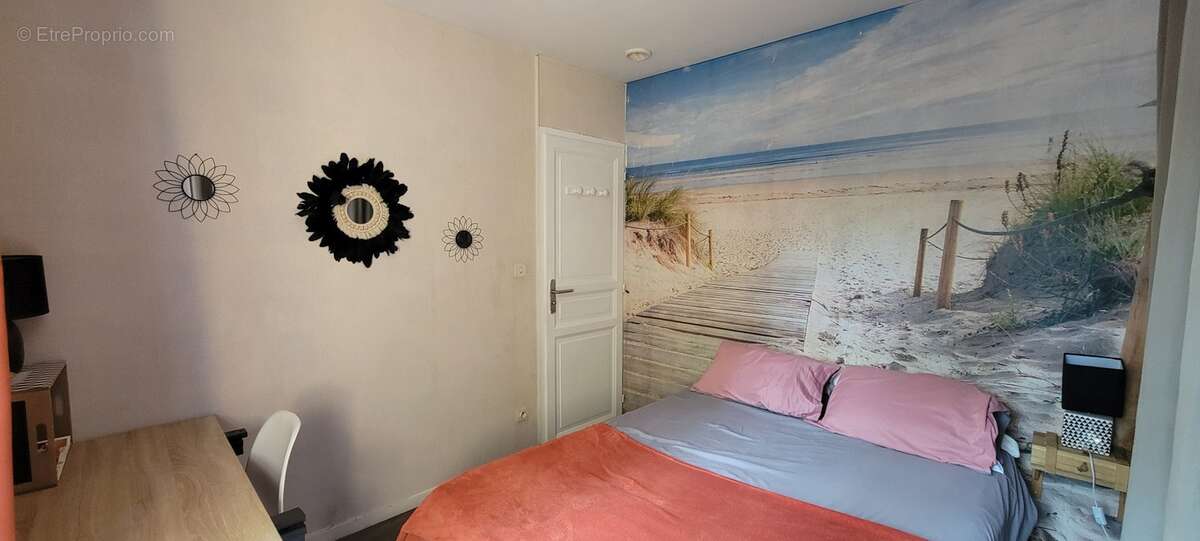 CHAMBRE 2 - Maison à LE TEMPLE