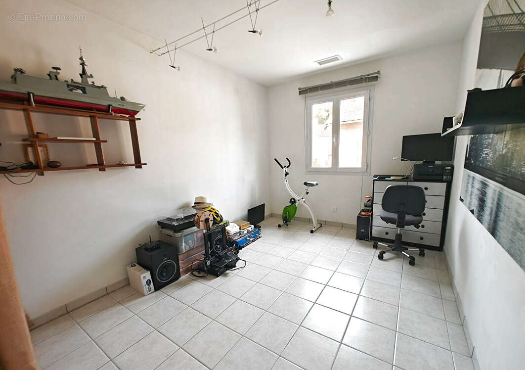 TOULON EST - MAISON de 108m2 3 ch - proche commerces et piste cyclable - photo 8