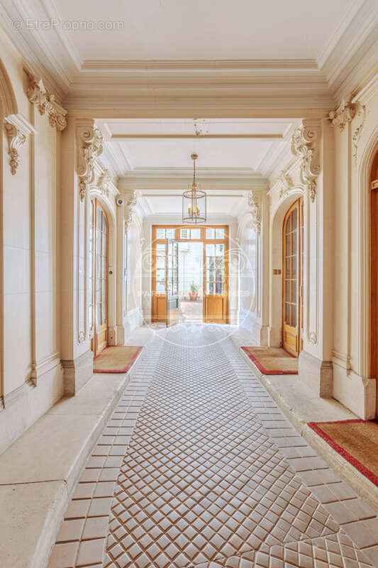 Appartement à PARIS-7E