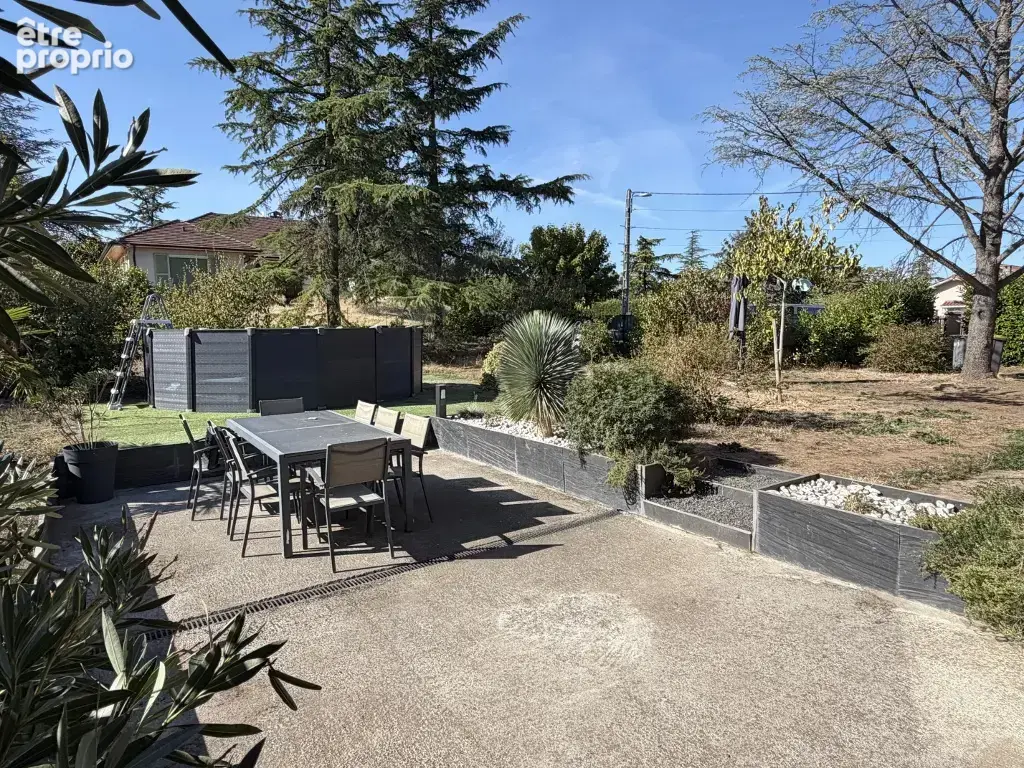 Très belle maison familiale de 260 m2 rénovée avec goût sur terrain de 1500 m2 au calme - photo 9