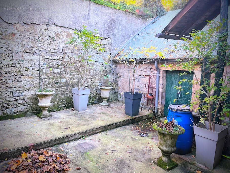 Maison à MOULINS-ENGILBERT