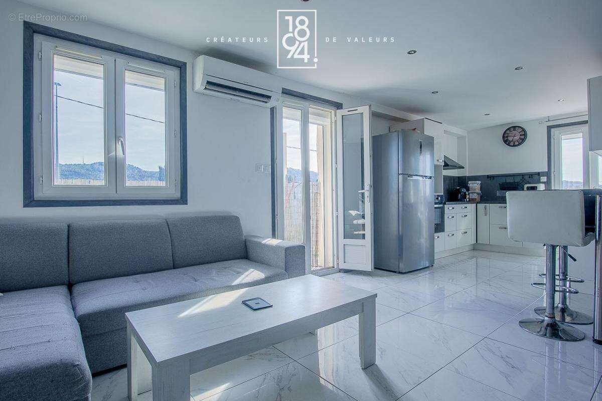 Appartement à CHATEAUNEUF-LES-MARTIGUES
