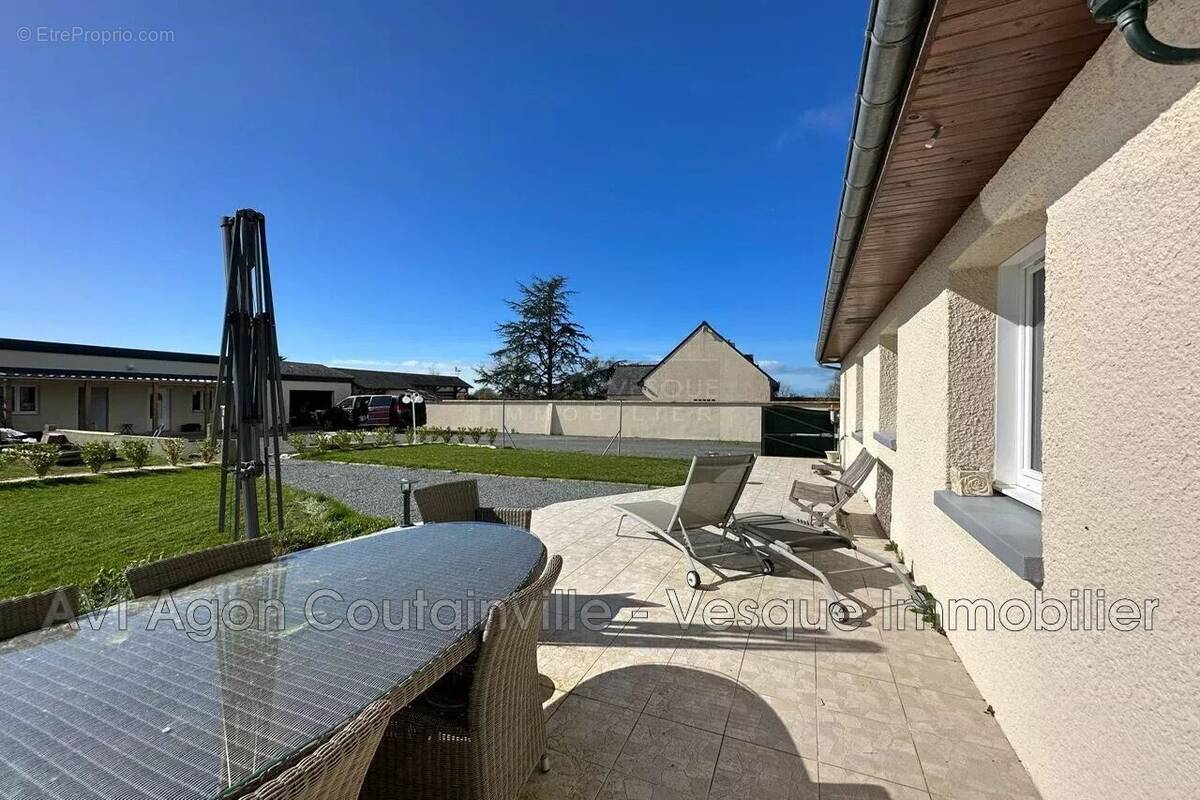 Maison à SAINT-MALO-DE-LA-LANDE