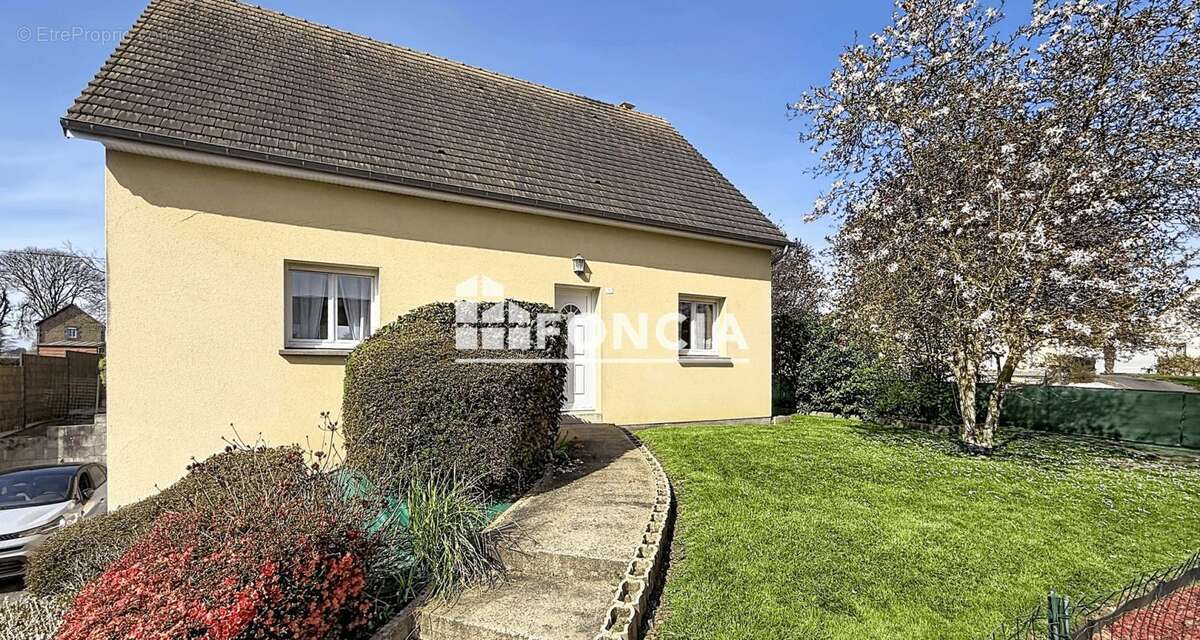 Maison à LA LANDE-PATRY