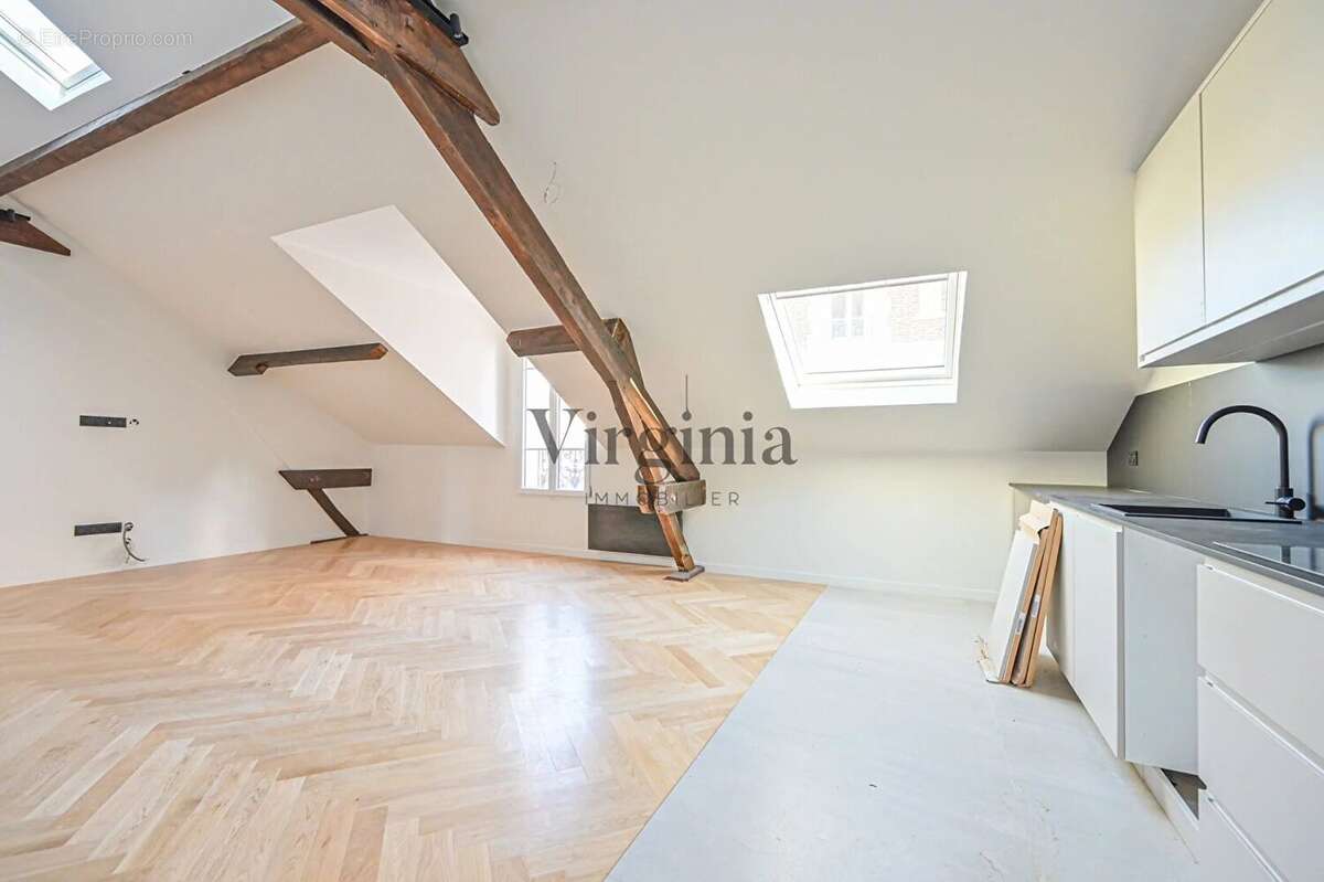 Appartement à CHARENTON-LE-PONT