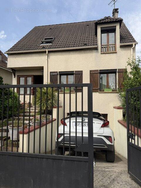 Maison à LE BLANC-MESNIL