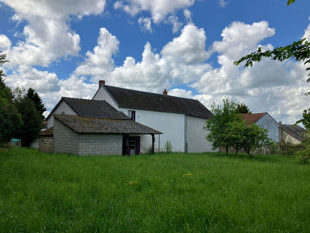 Maison à SAINT-MARCEL-EN-MARCILLAT