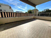 Appartement à SAINT-LAURENT-DU-VAR