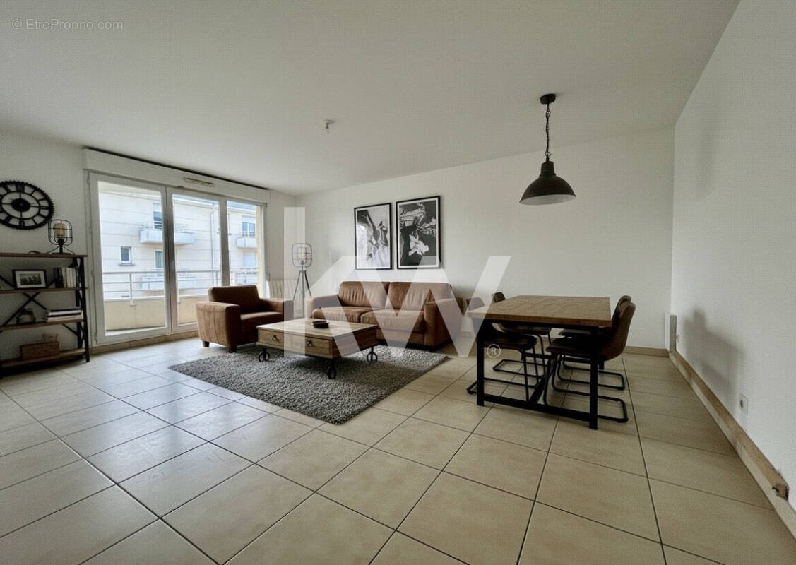 Appartement à SAINT-JEAN-DE-BRAYE