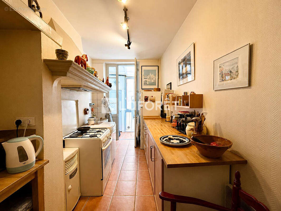 Appartement à MARSEILLE-1E