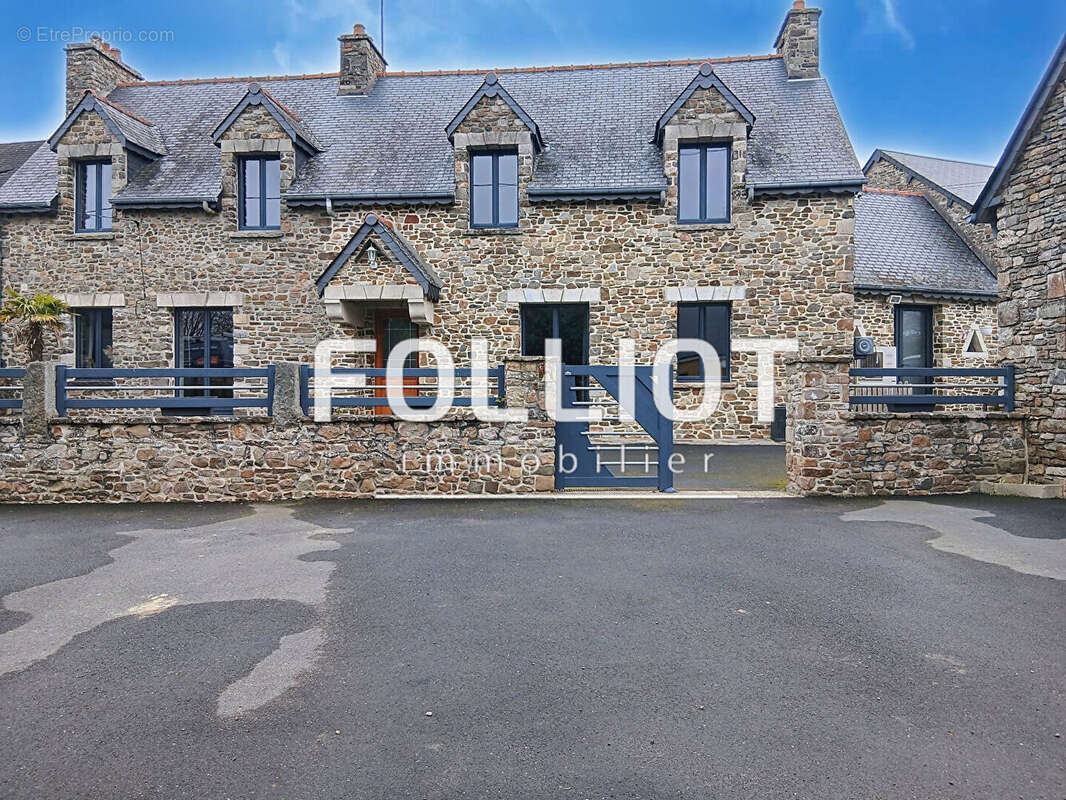 Maison à LA HAYE-DU-PUITS