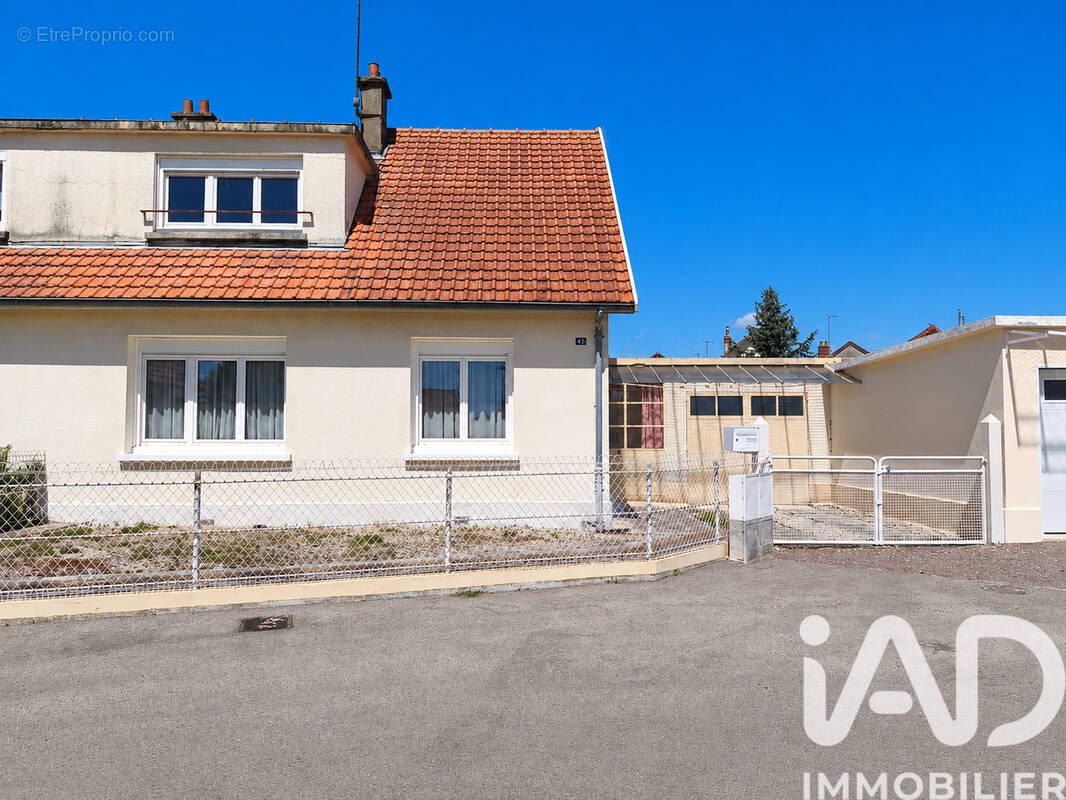 Photo 1 - Maison à ROMILLY-SUR-SEINE