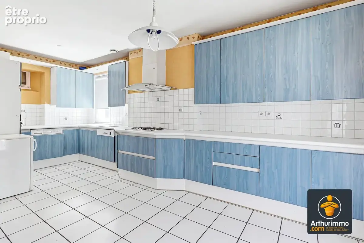 Maison 180 m² – 5 chambres – terrain plat de 3 020 m² – 143 m² de garages - photo 6